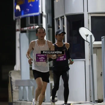 Runner Photo 7083754