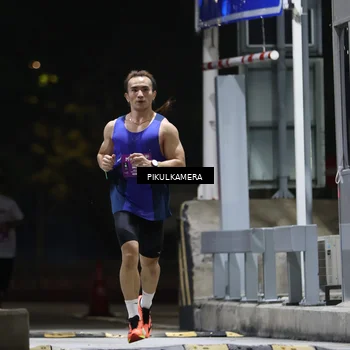 Runner Photo 7083791