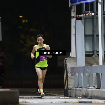 Runner Photo 7083843