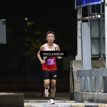 Runner Photo 7083851