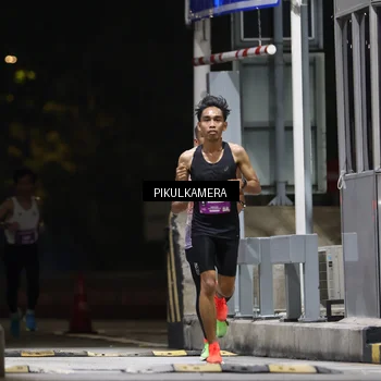 Runner Photo 7083888