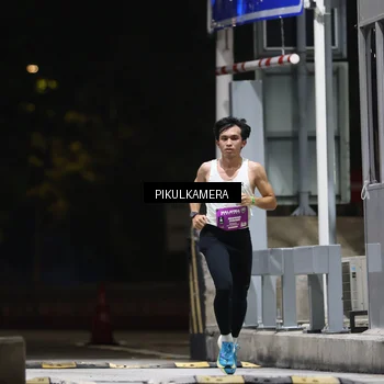 Runner Photo 7083895