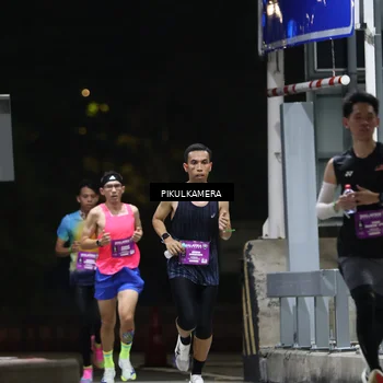 Runner Photo 7083909