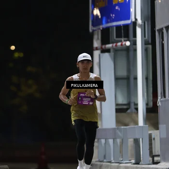 Runner Photo 7083975