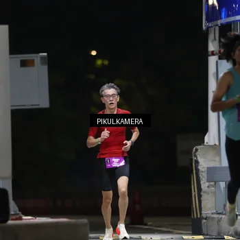 Runner Photo 7083984
