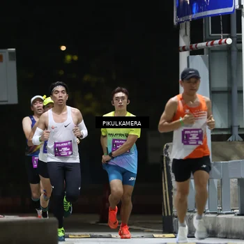 Runner Photo 7084010
