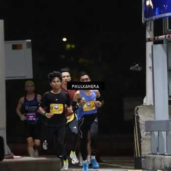 Runner Photo 7084023