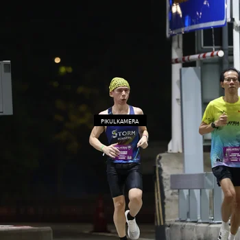 Runner Photo 7084044