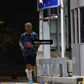 Runner Photo 7084066