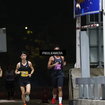 Runner Photo 7084085