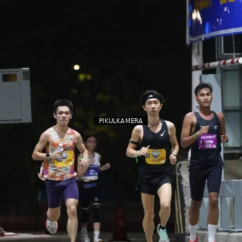 Runner Photo 7084095