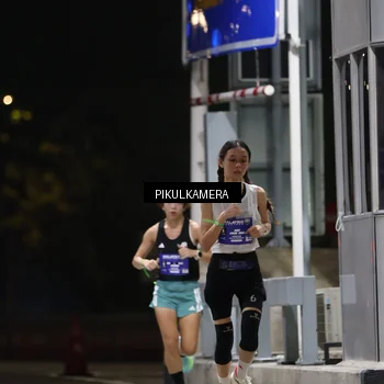 Runner Photo 7084102