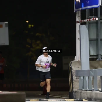 Runner Photo 7084105