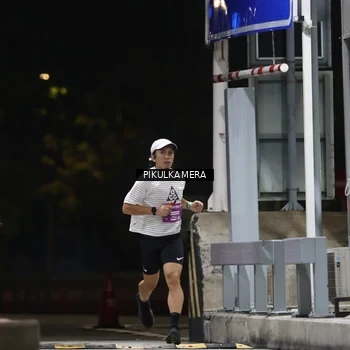 Runner Photo 7084113