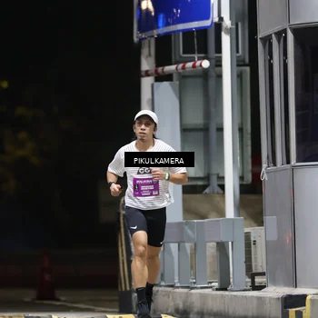 Runner Photo 7084115