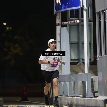 Runner Photo 7084118