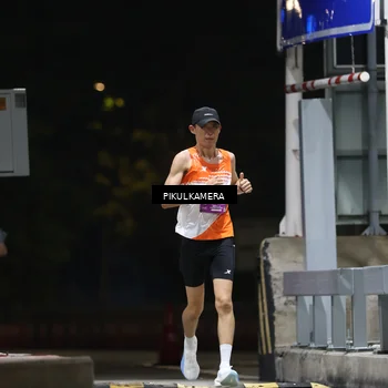 Runner Photo 7084123