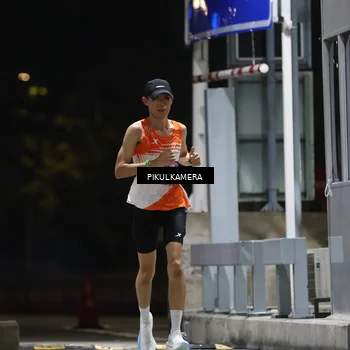 Runner Photo 7084125