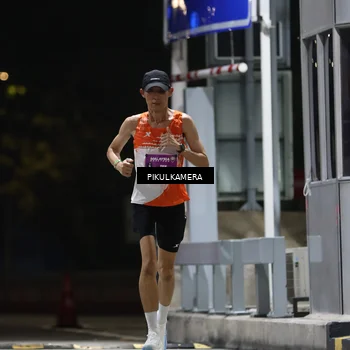 Runner Photo 7084128
