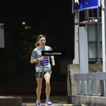 Runner Photo 7084133