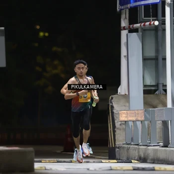 Runner Photo 7084194