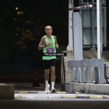 Runner Photo 7084253