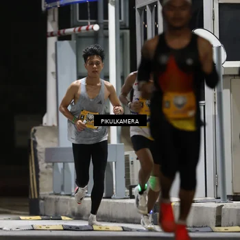 Runner Photo 7084300