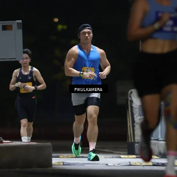 Runner Photo 7084320