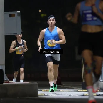 Runner Photo 7084321