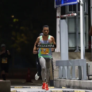 Runner Photo 7084352
