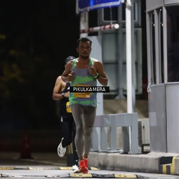 Runner Photo 7084355
