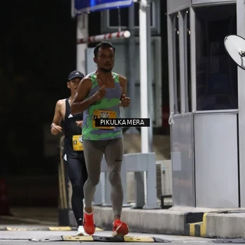 Runner Photo 7084356
