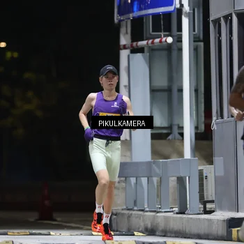 Runner Photo 7084428