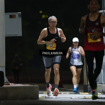 Runner Photo 7084487