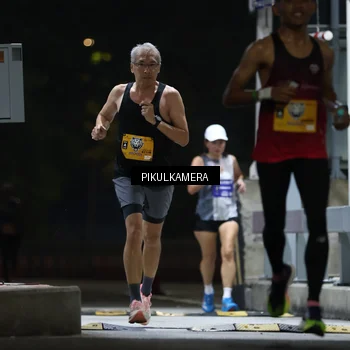 Runner Photo 7084492