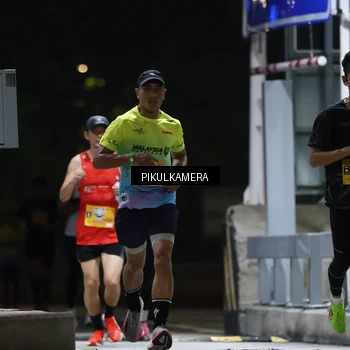Runner Photo 7084547