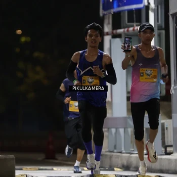 Runner Photo 7084600