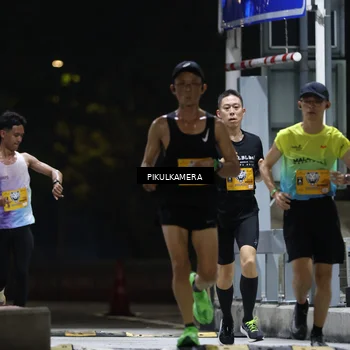 Runner Photo 7084642