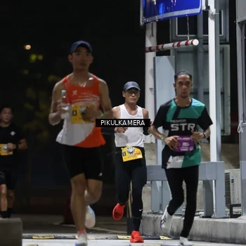 Runner Photo 7084654