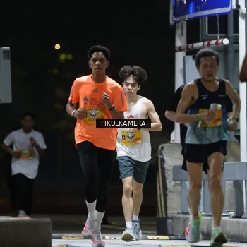 Runner Photo 7084687