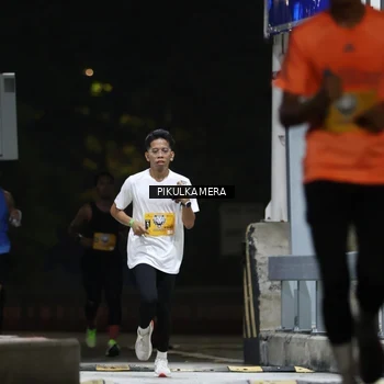 Runner Photo 7084688