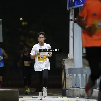 Runner Photo 7084691
