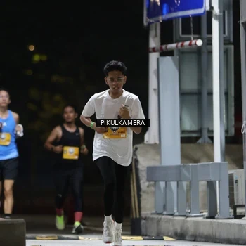 Runner Photo 7084692