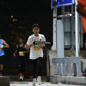 Runner Photo 7084695