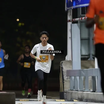 Runner Photo 7084697