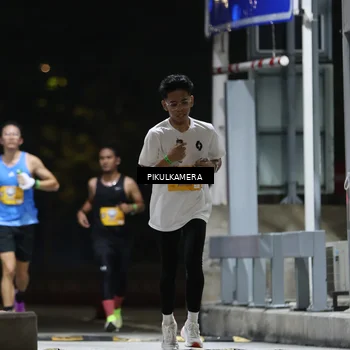Runner Photo 7084699