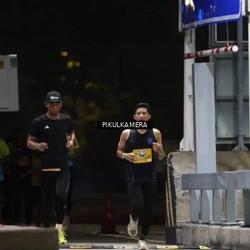 Runner Photo 7084744