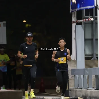 Runner Photo 7084745