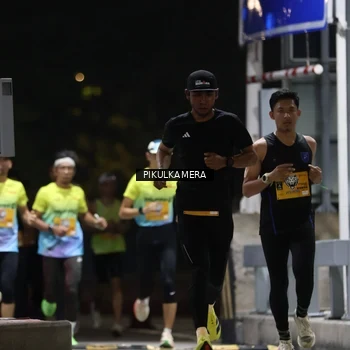 Runner Photo 7084753