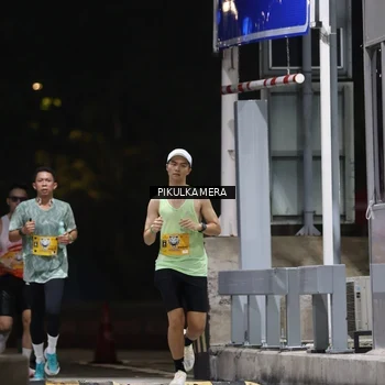 Runner Photo 7084874